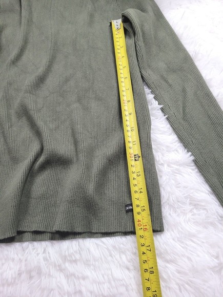 [378] Calvin Klein Green Turtle Neck Sweater - Picture 8 of 9